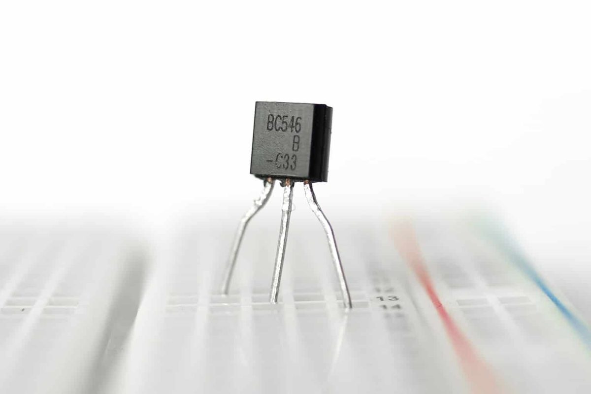The Tiny Switch That Changed Everything: How Transistors Rewired the ...